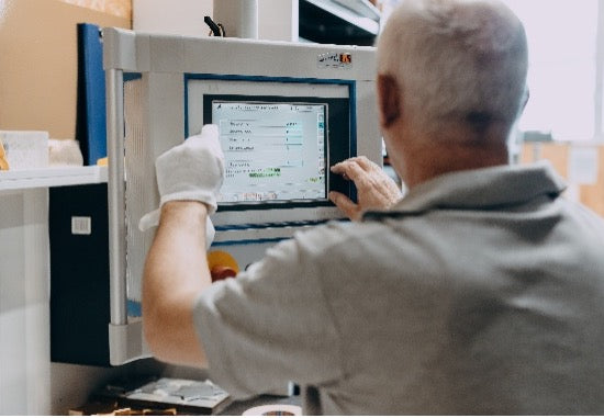 Maschinenprogrammierung für das Tooling durch Regapack.